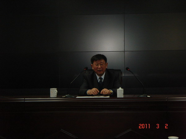 集團董事席華武總經(jīng)理、王重樂副總經(jīng)理，集團書記張正山親臨培訓(xùn)現(xiàn)場為大家授課