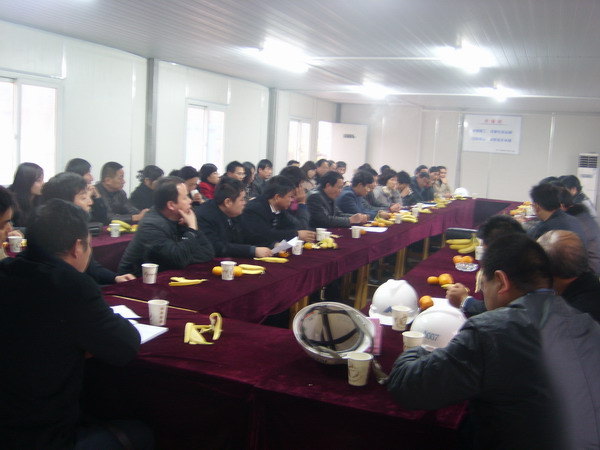 南京棲霞區(qū)馬群街道辦到我公司進(jìn)行了考察，開展了有關(guān)科學(xué)發(fā)展觀的研討會(huì)